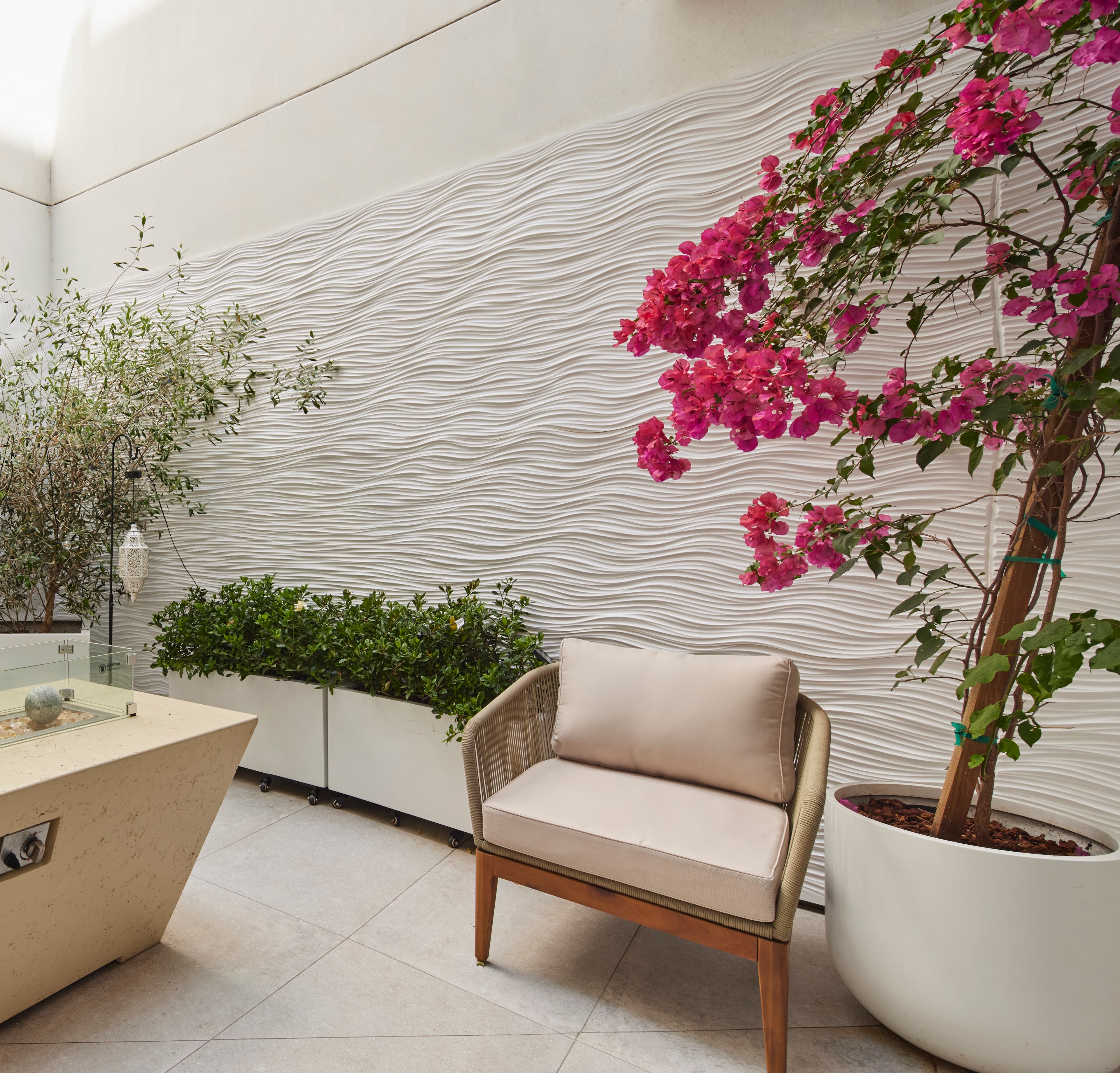 Lake Feature Wall