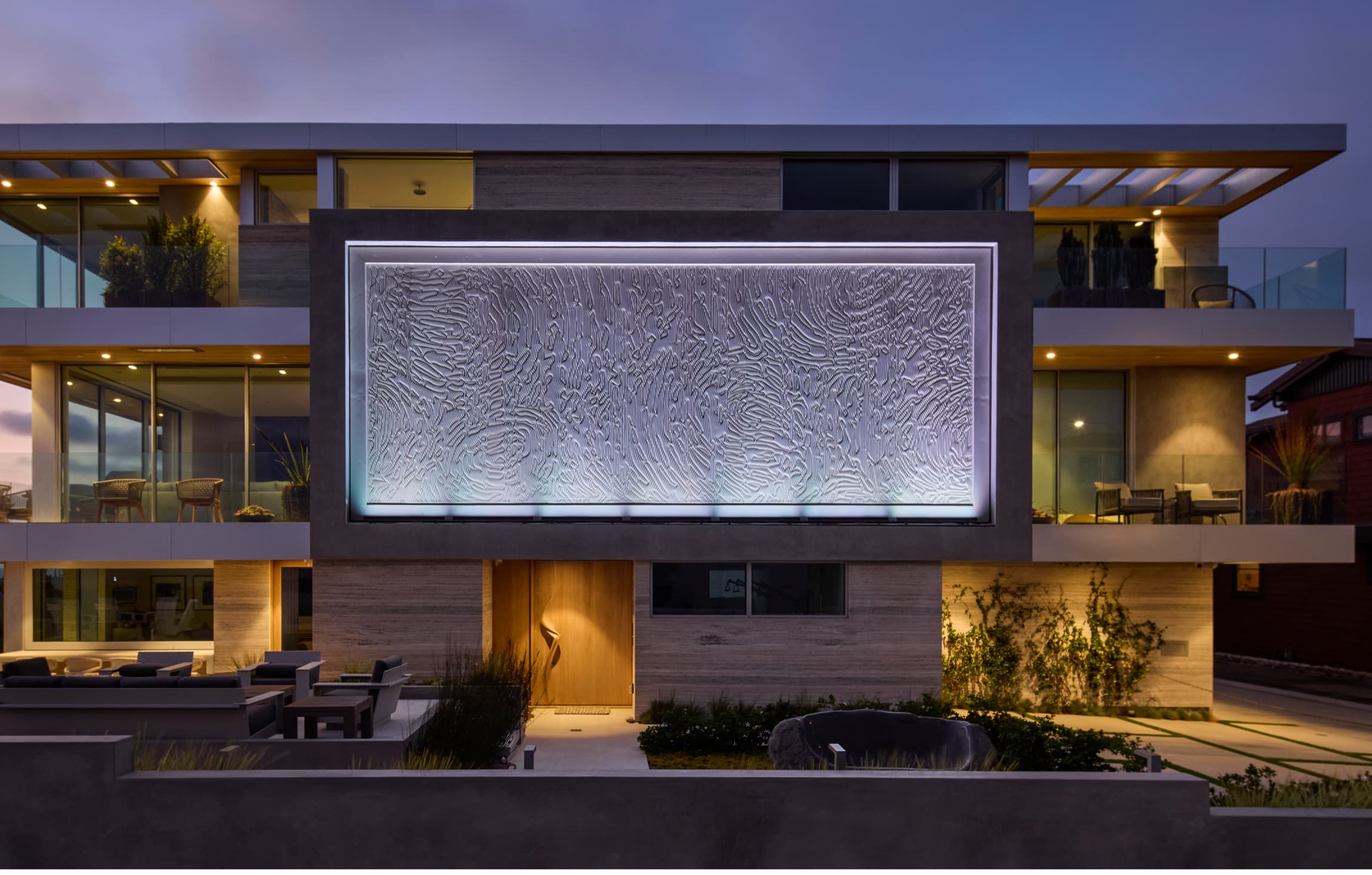 The Strand Facade 33